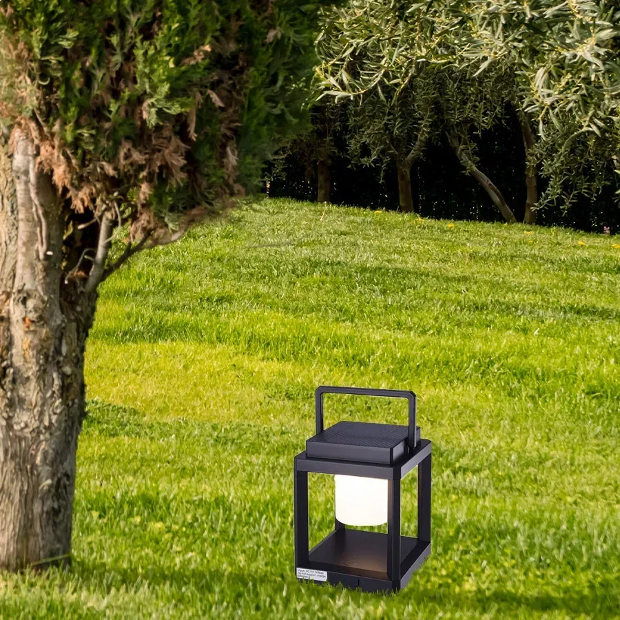 Solarna LED lampa Patron ML-2202B kvadratna